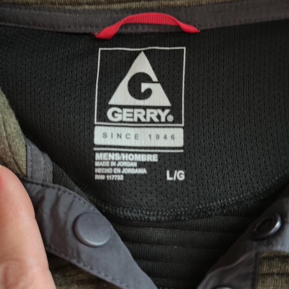 Gerry Mens Poly/Cotton Quarter Button up. Size L. Olive Green. Gray trim - Picture 2 of 7